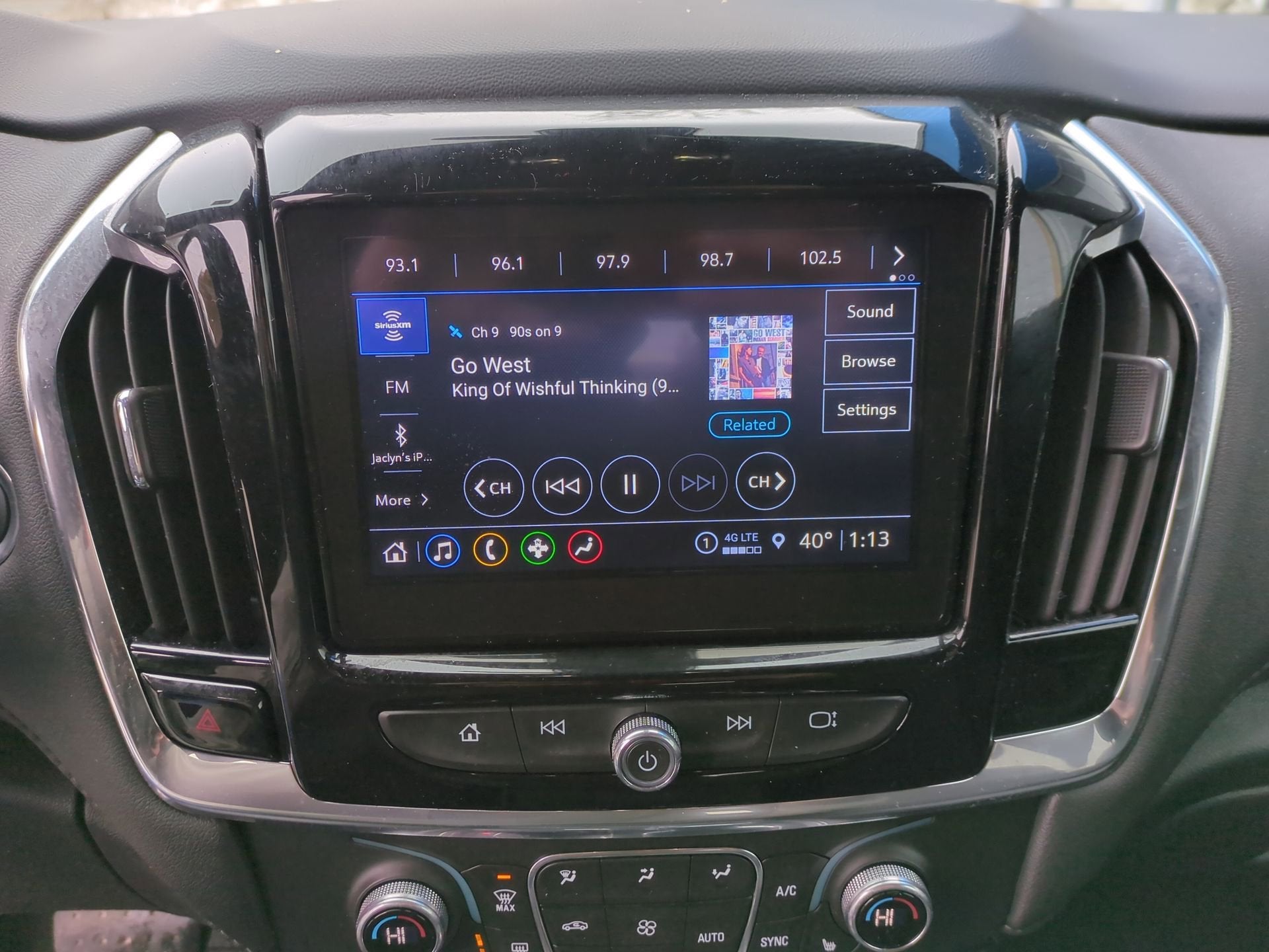 2023 Chevrolet Traverse LT Cloth