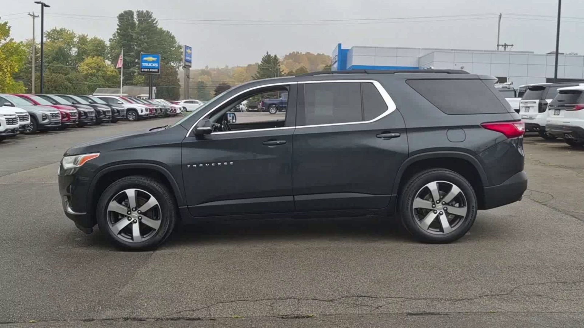 2021 Chevrolet Traverse LT Leather