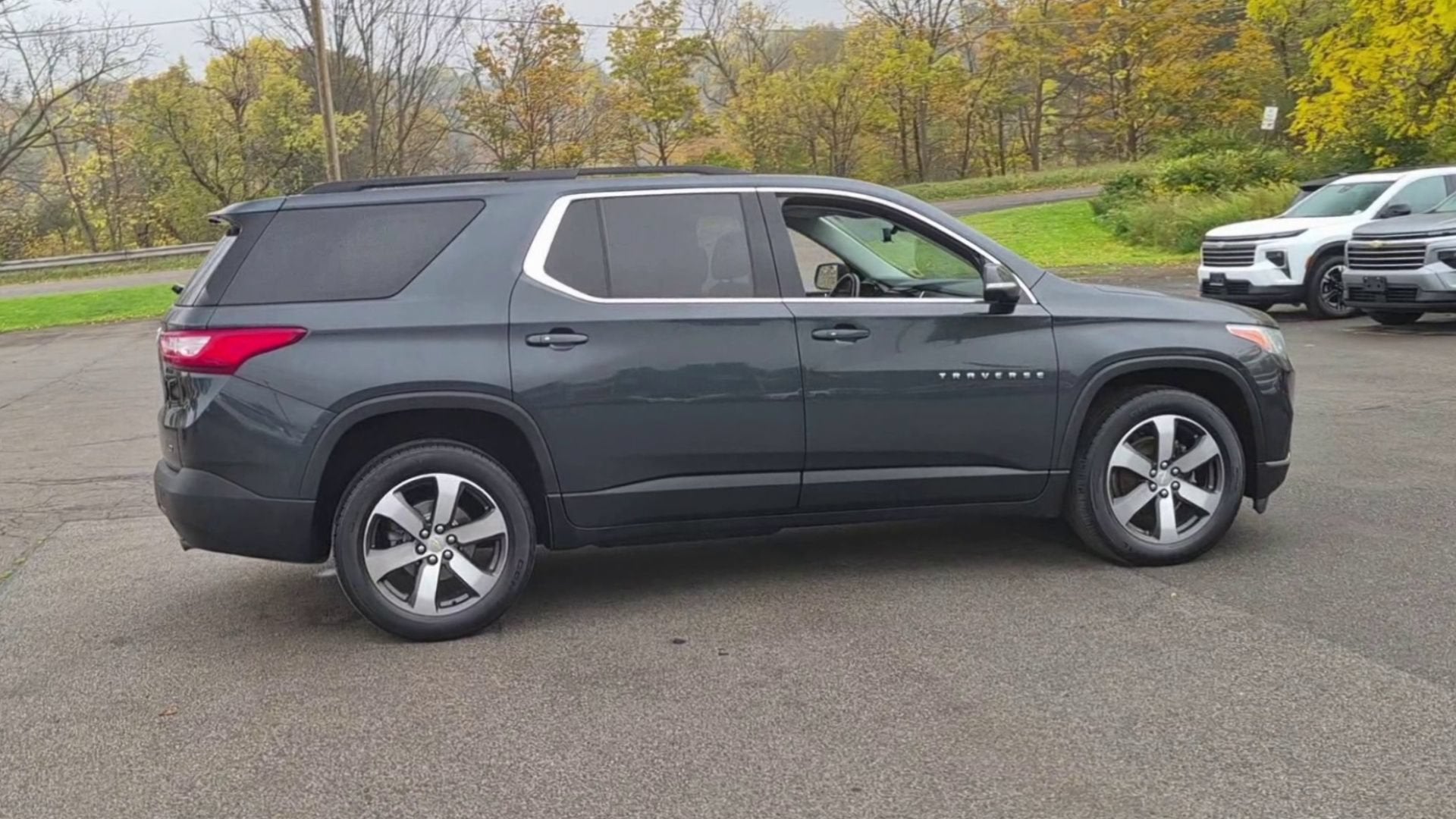 2021 Chevrolet Traverse LT Leather