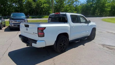 2022 Nissan Frontier Crew Cab SV 4x4
