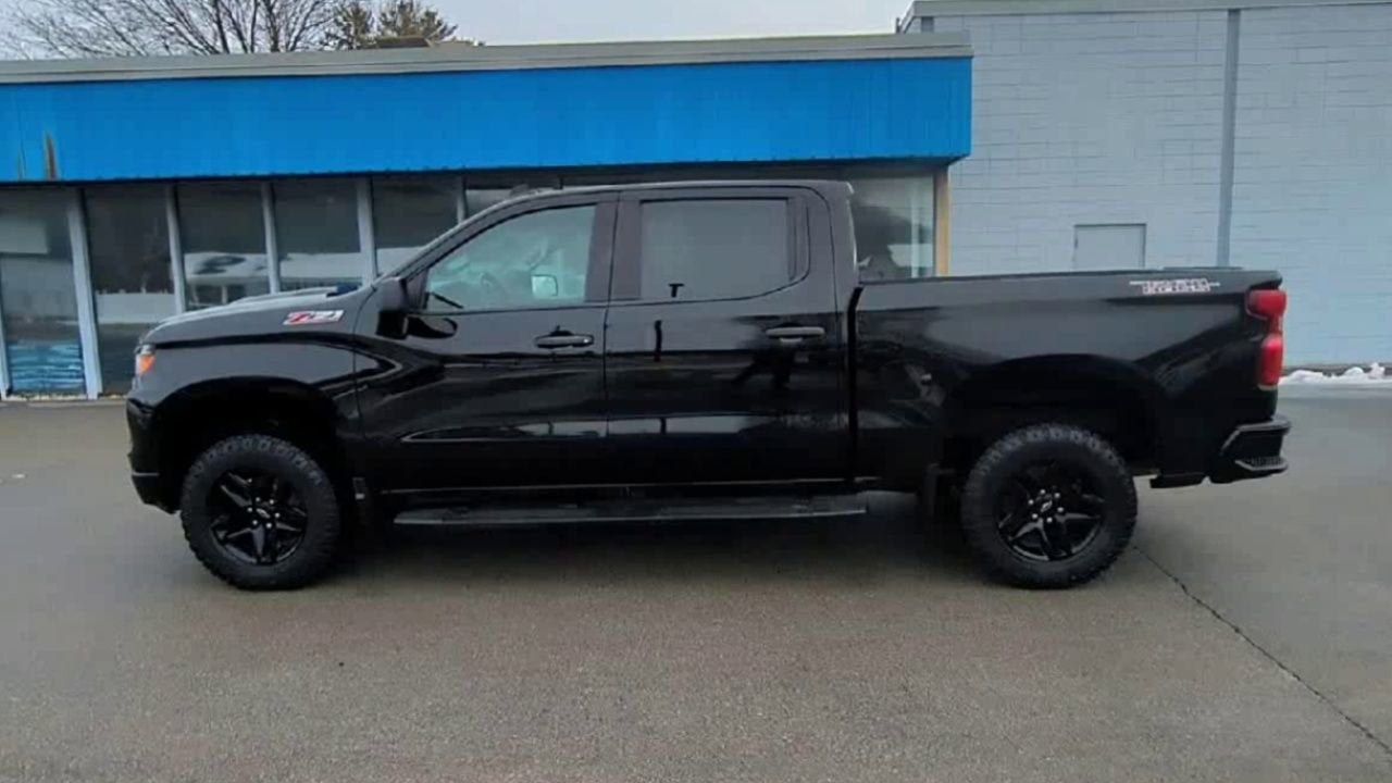 2022 Chevrolet Silverado 1500 Custom Trail Boss