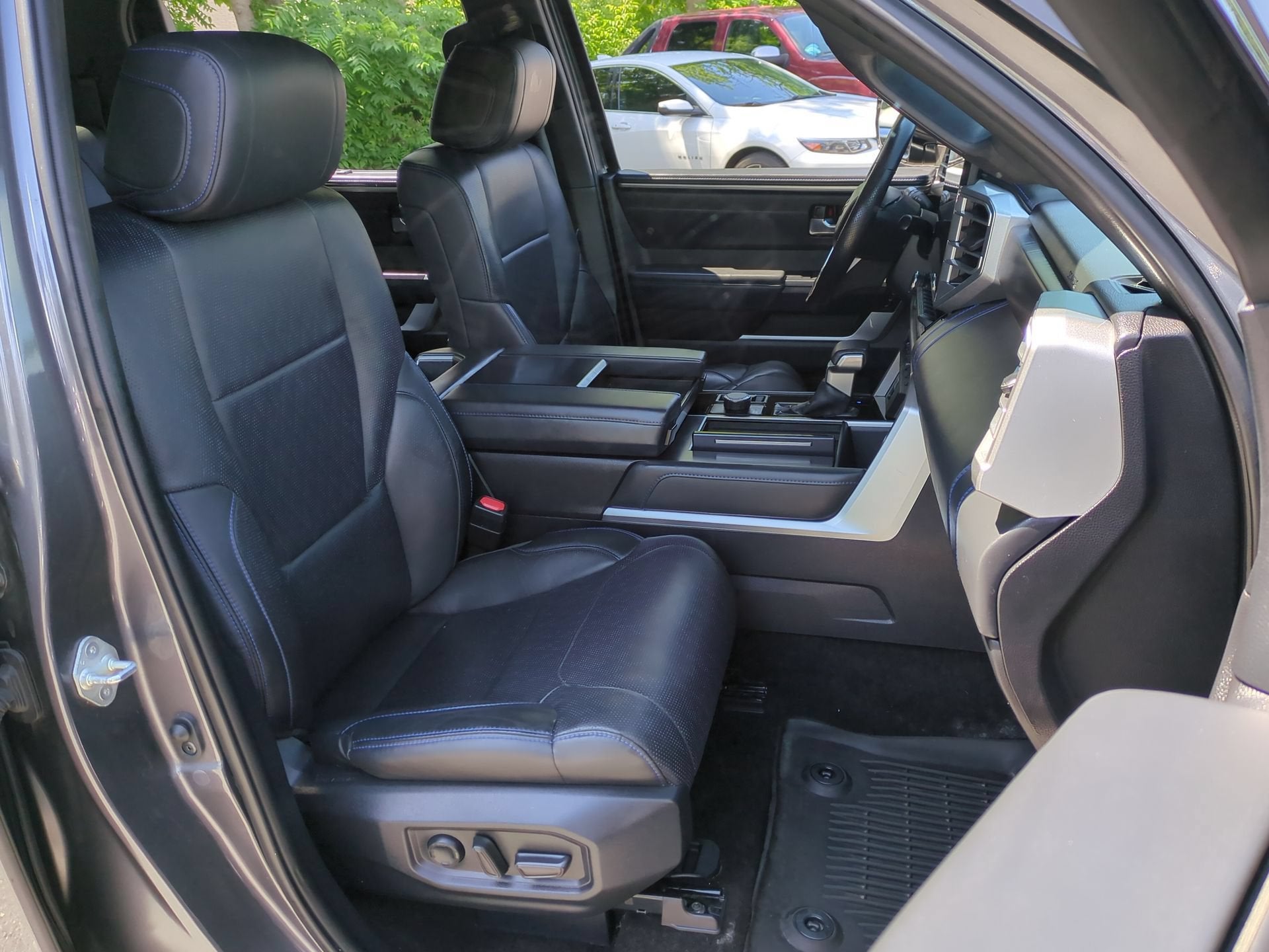 2024 Toyota Tundra Hybrid Platinum 4WD