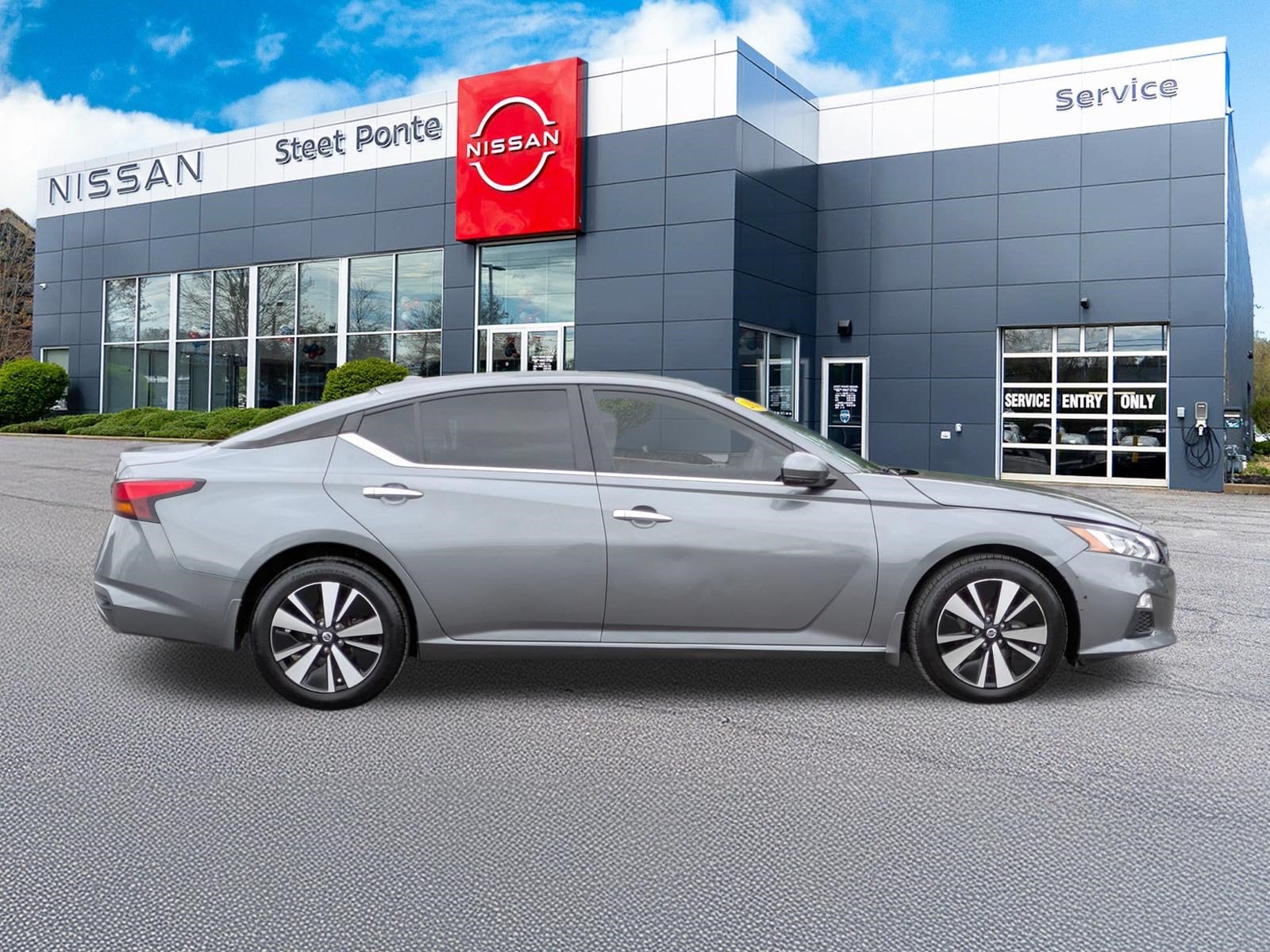 2021 Nissan Altima 2.5 SV