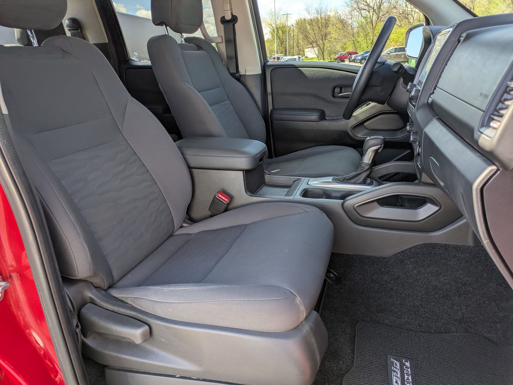2022 Nissan Frontier S