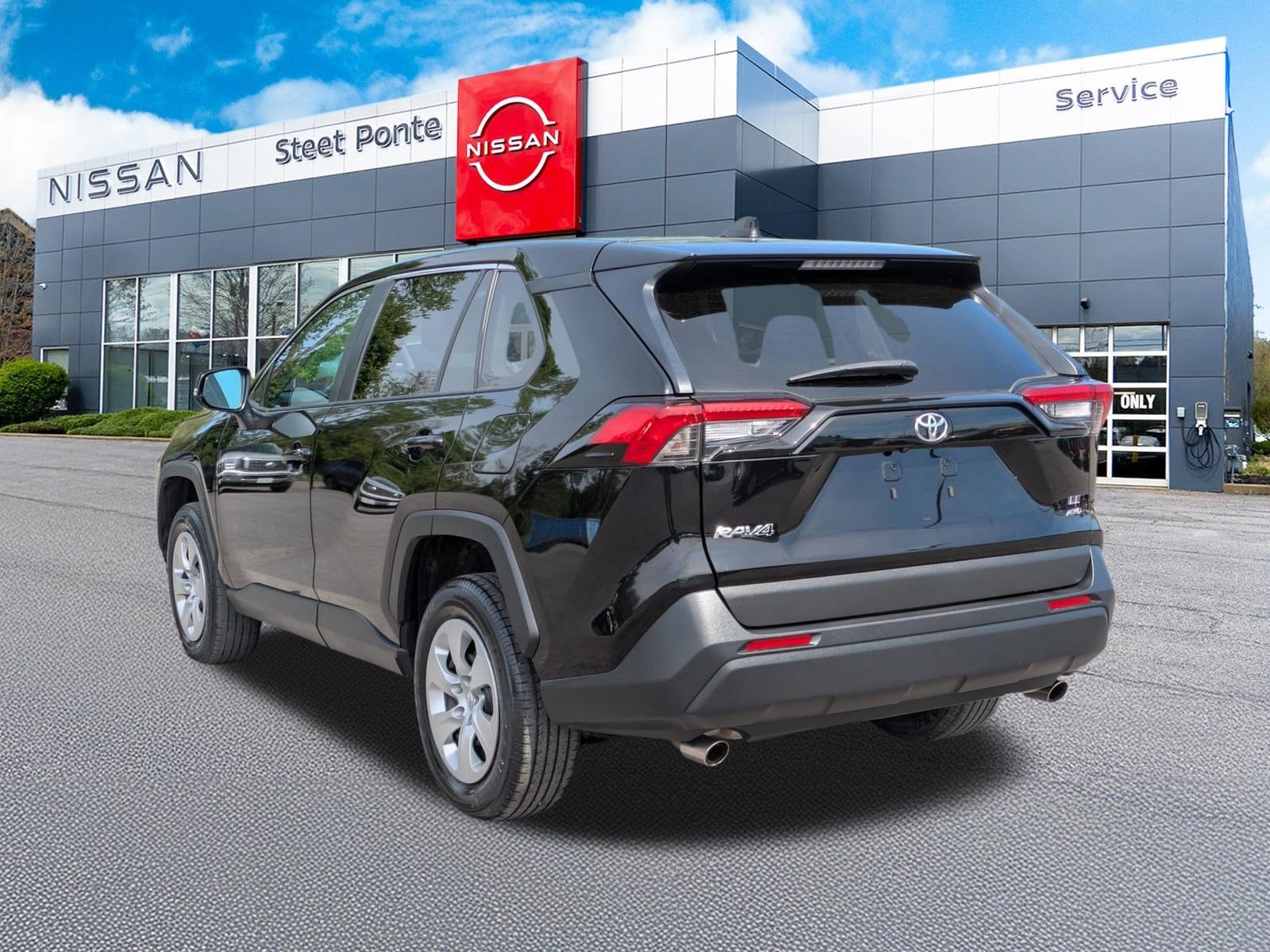 2023 Toyota RAV4 LE