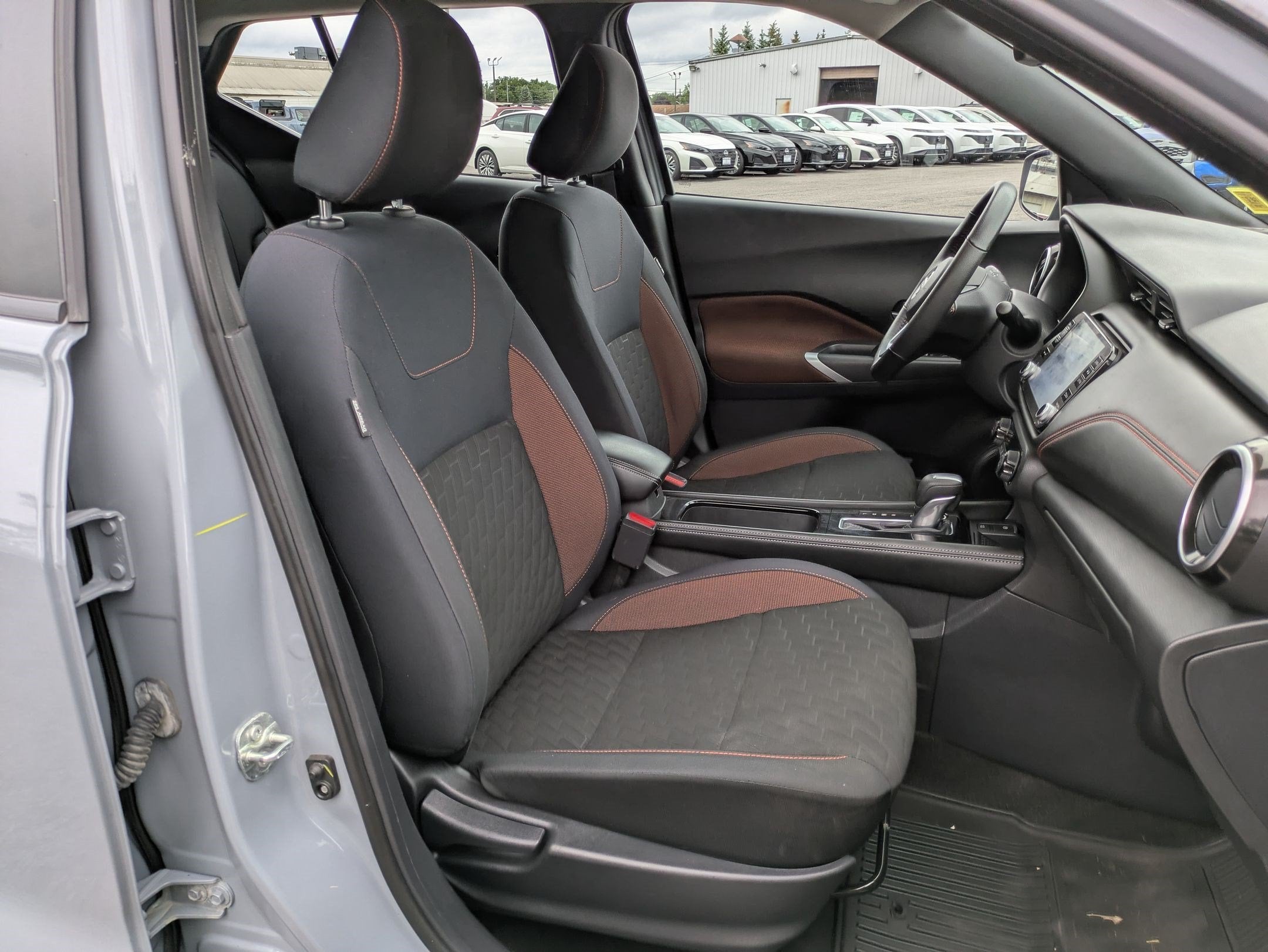 2022 Nissan Kicks SR