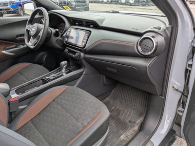 2022 Nissan Kicks SR