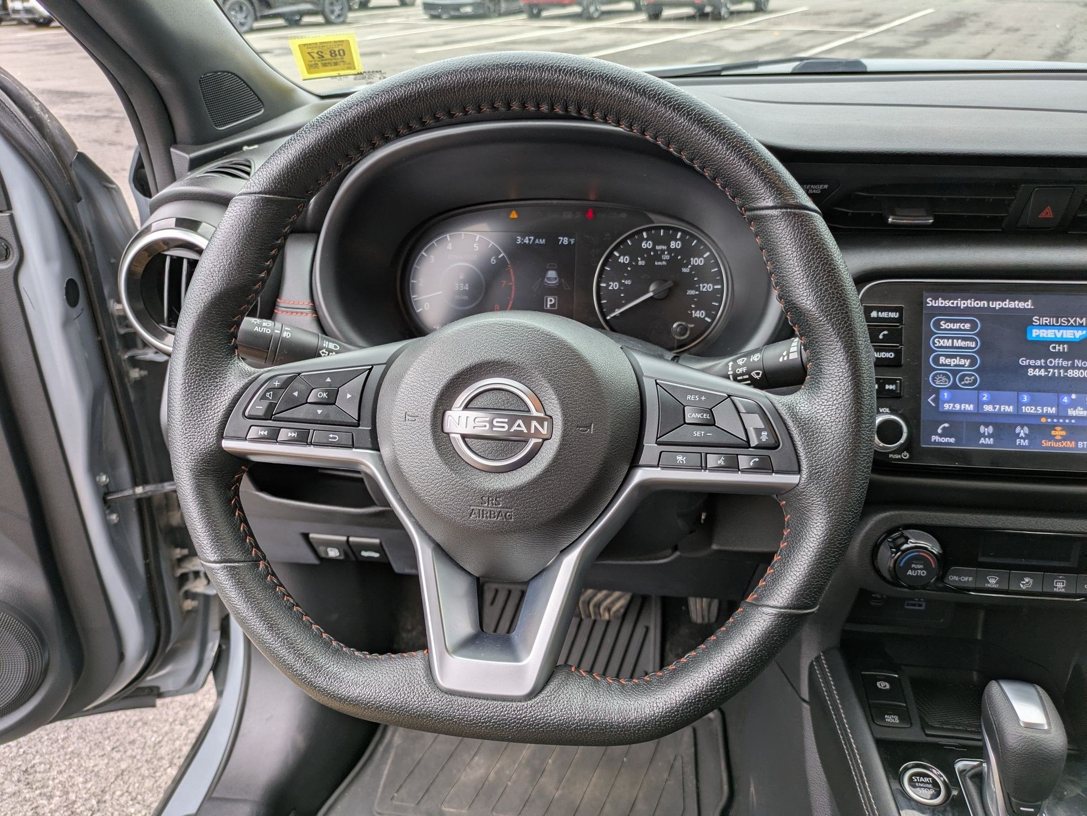 2022 Nissan Kicks SR