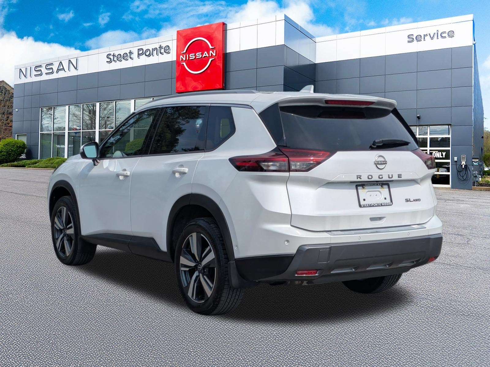 2024 Nissan Rogue SL