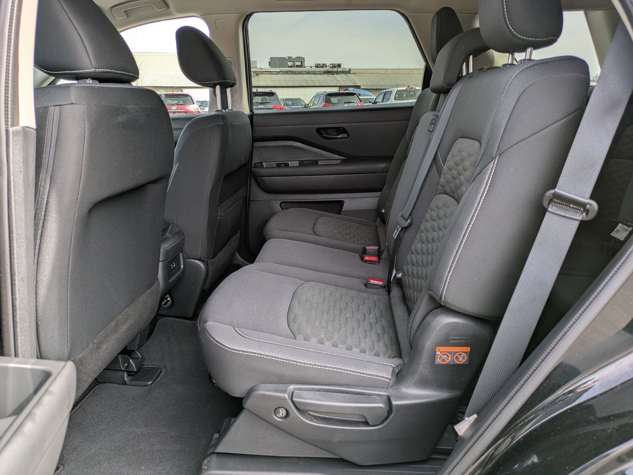 2024 Nissan Pathfinder S