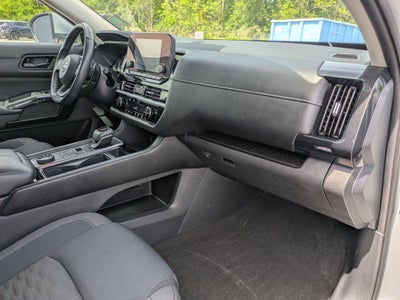 2023 Nissan Pathfinder SV