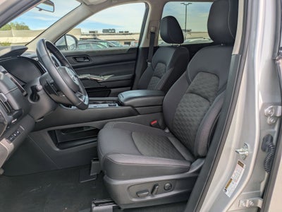 2023 Nissan Pathfinder SV