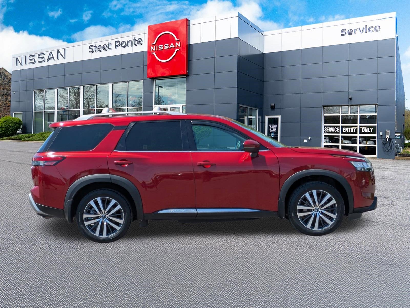 2022 Nissan Pathfinder Platinum