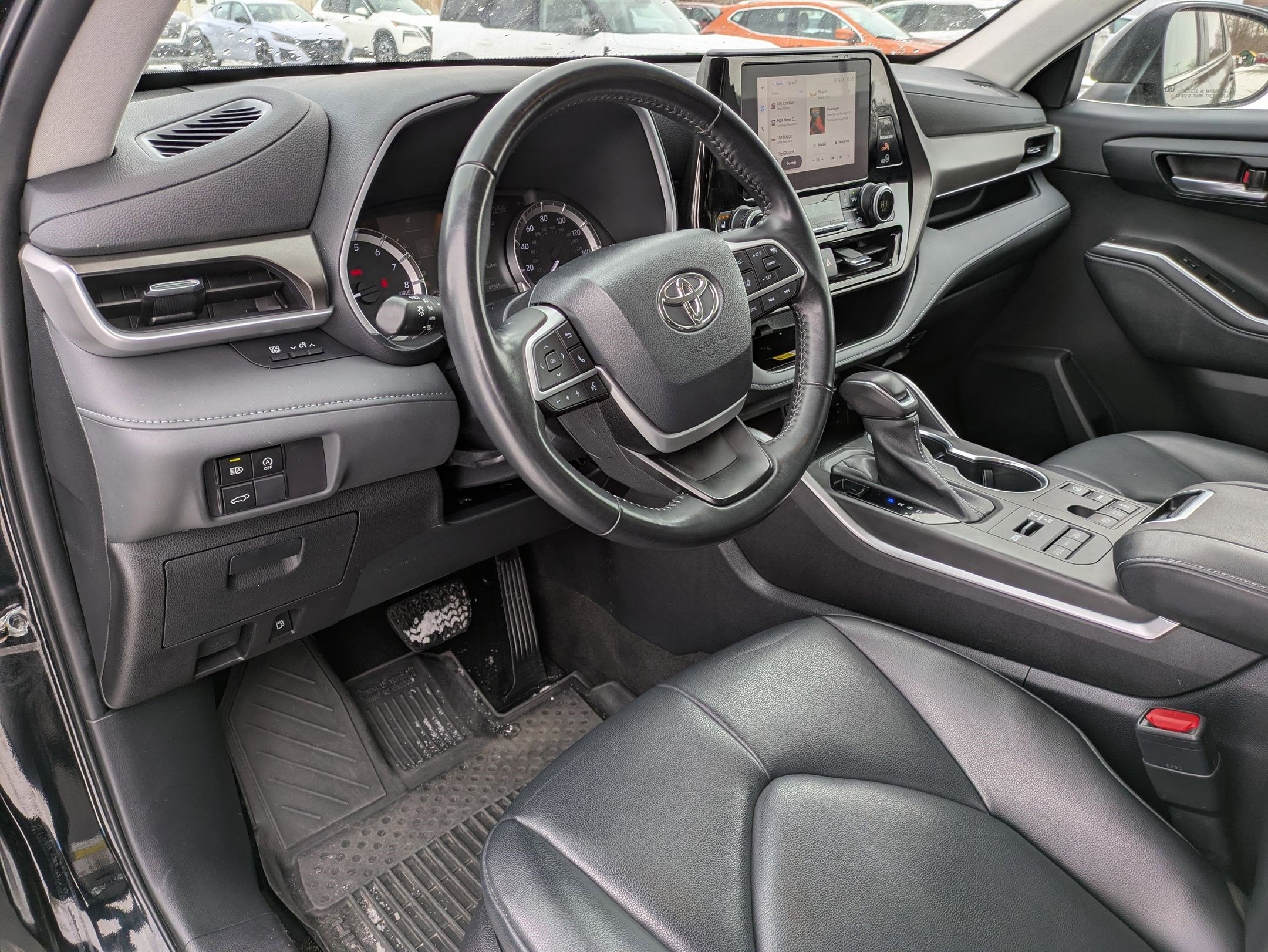 2023 Toyota Highlander L