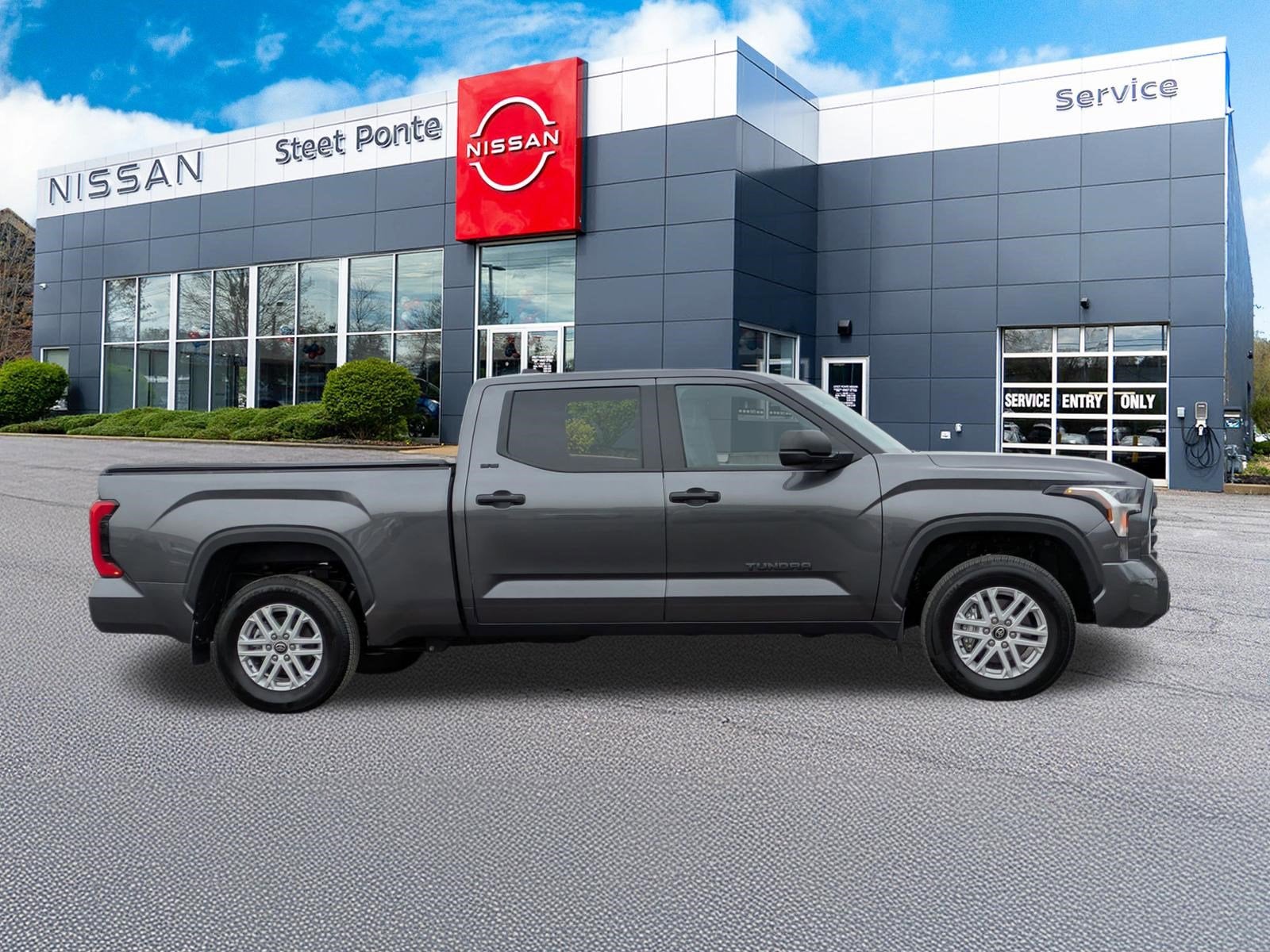 2025 Toyota Tundra 4WD SR5