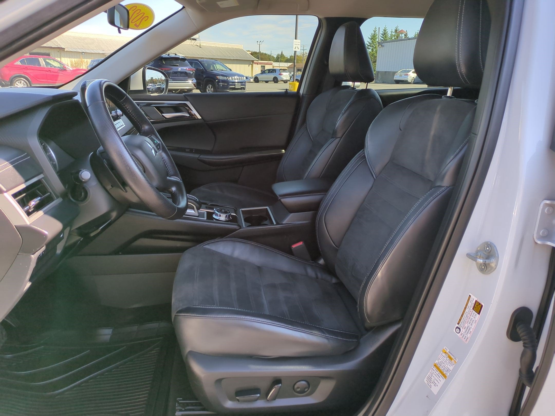 2022 Mitsubishi Outlander SE