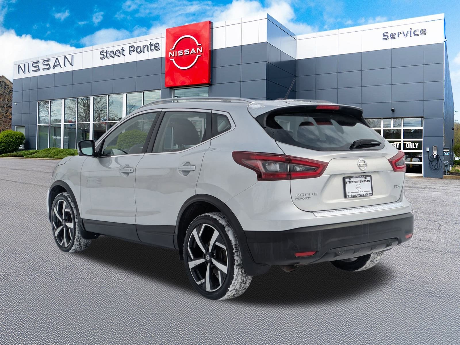 2022 Nissan Rogue Sport SL