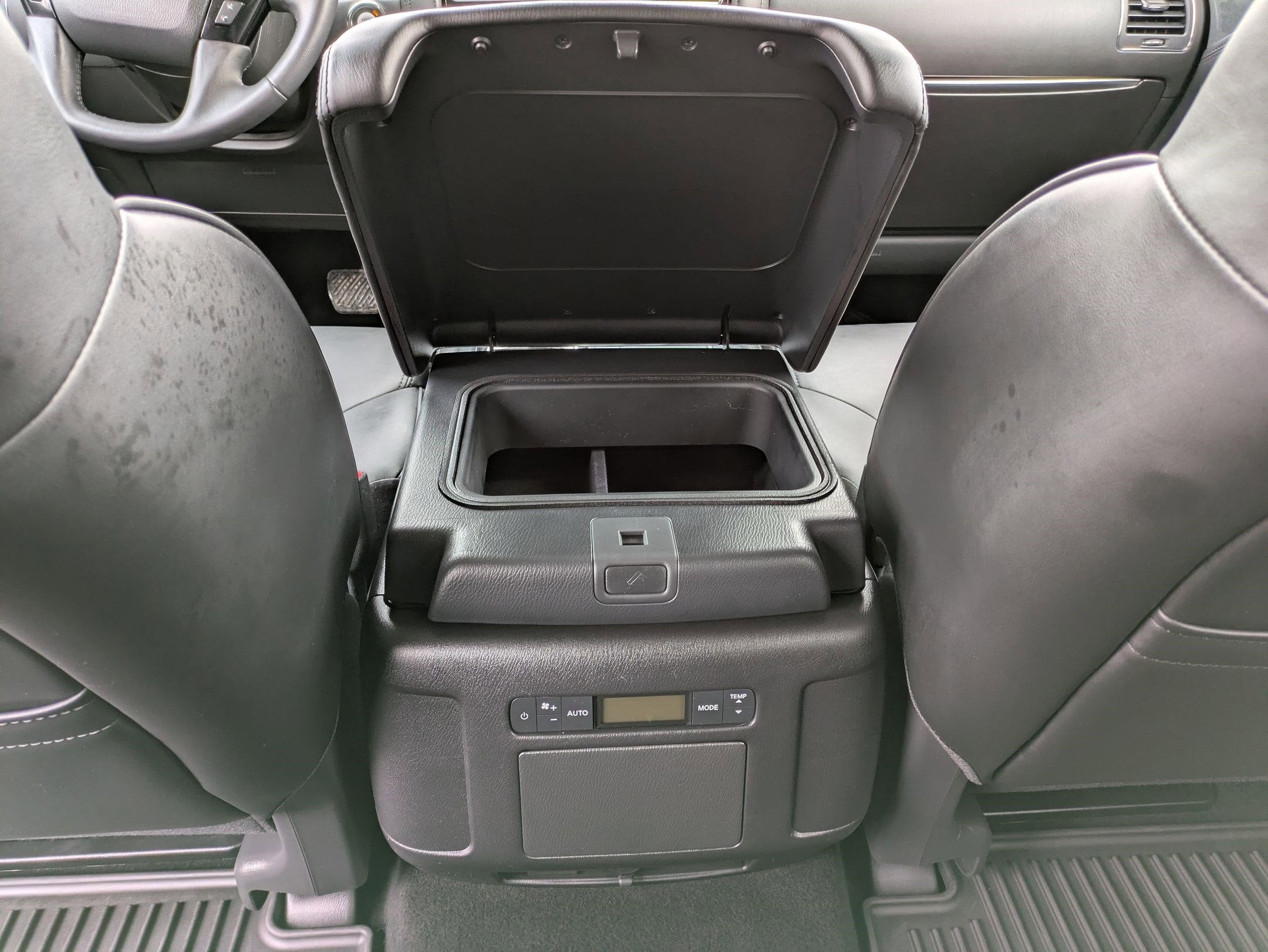 2024 Nissan Armada SV