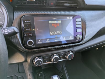 2023 Nissan Kicks SV