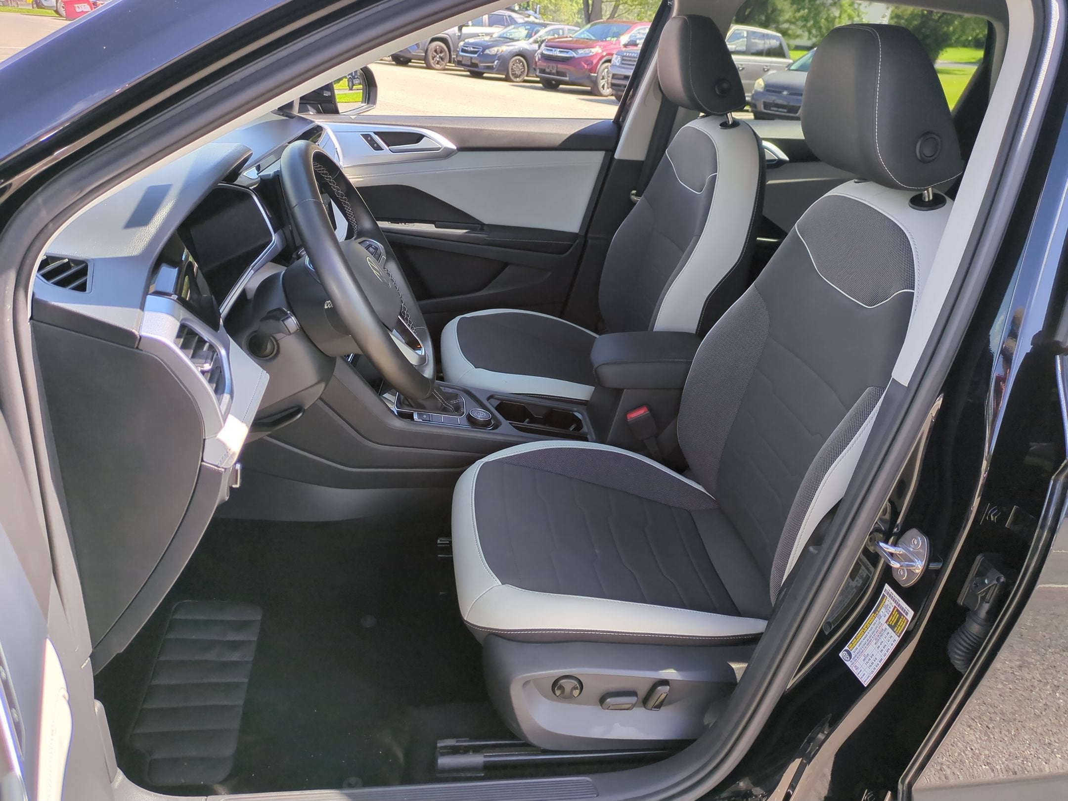 2025 Volkswagen Taos SE