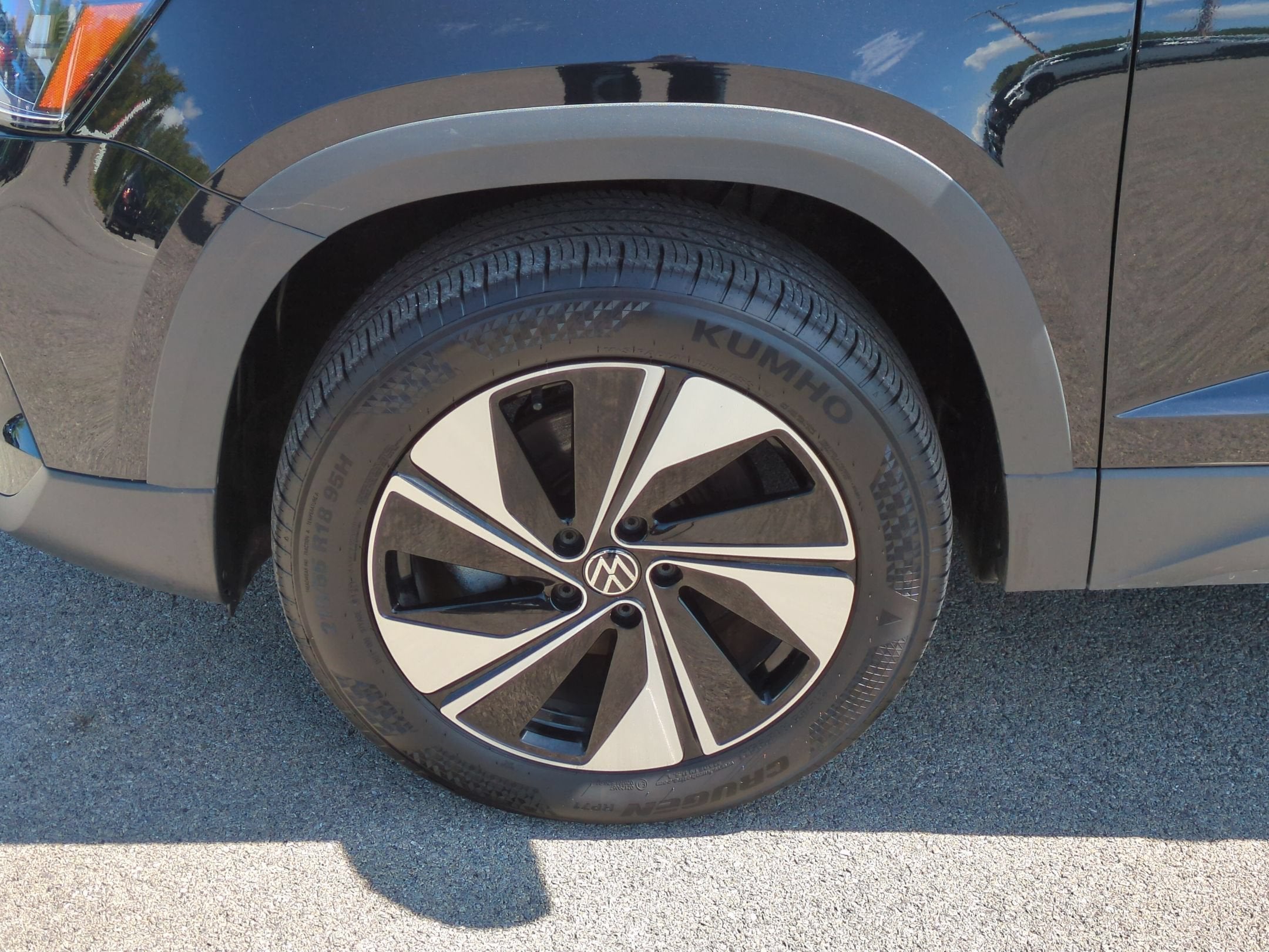 2025 Volkswagen Taos SE