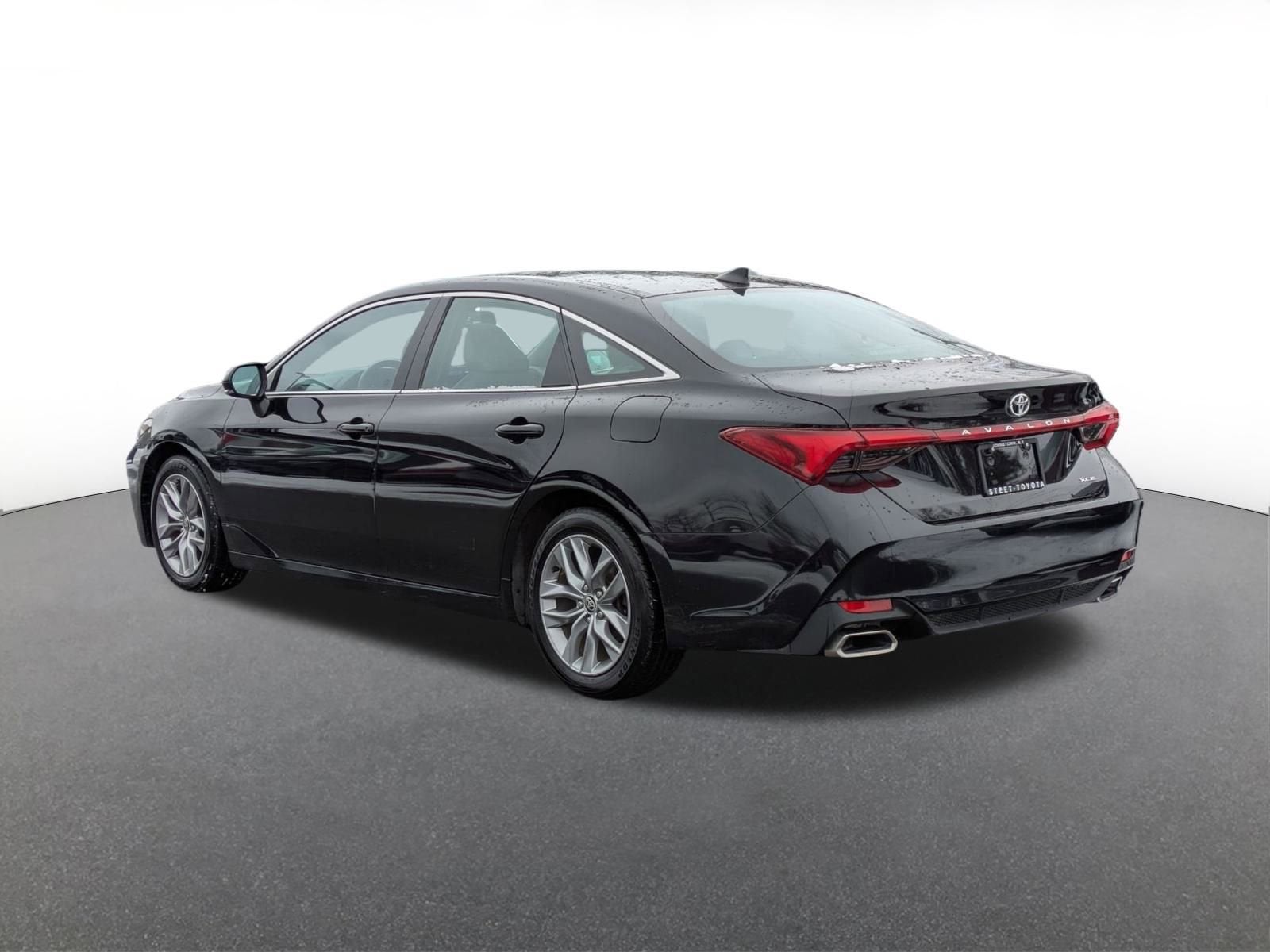 2022 Toyota Avalon XLE