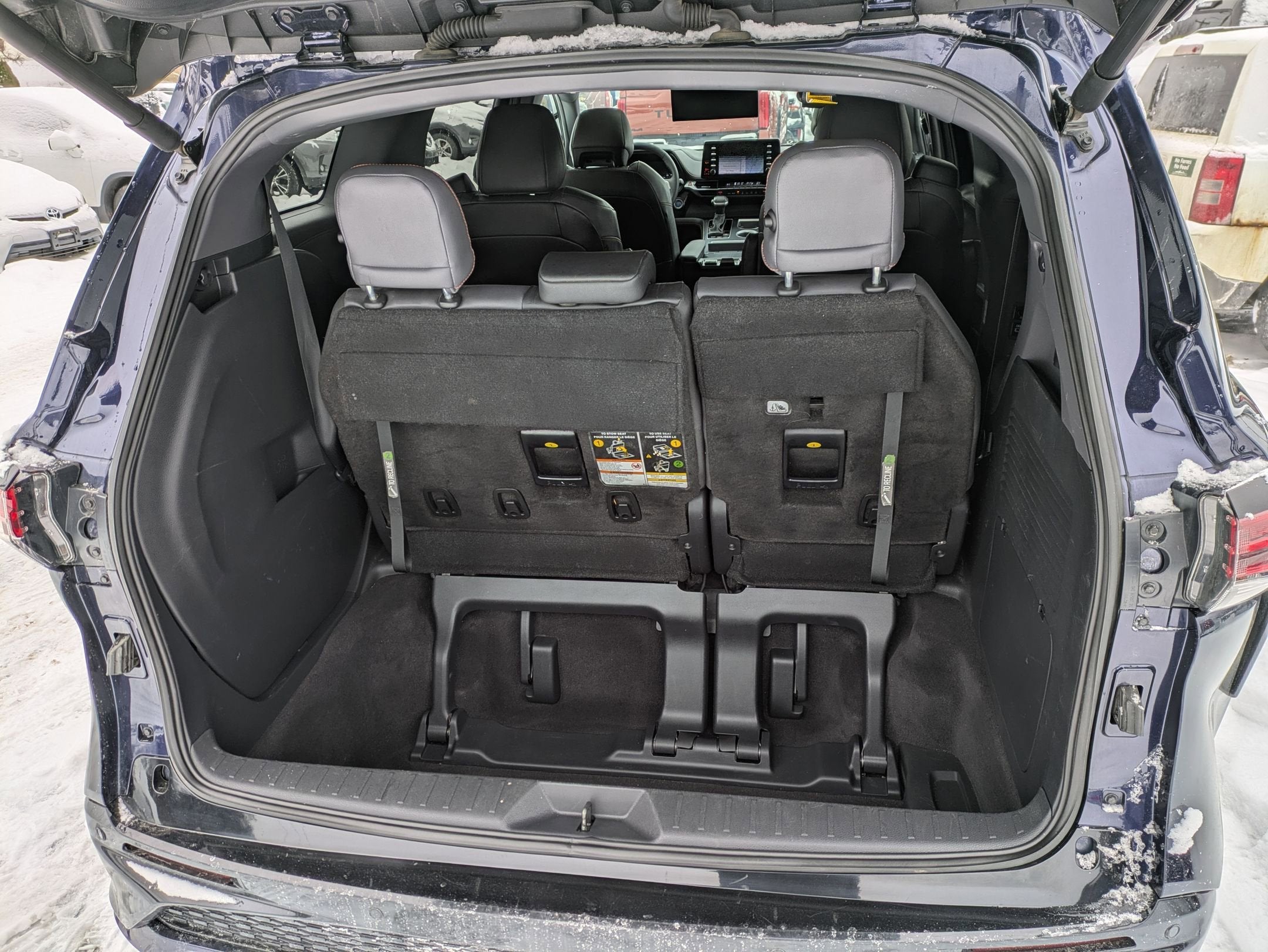 2023 Toyota Sienna Base