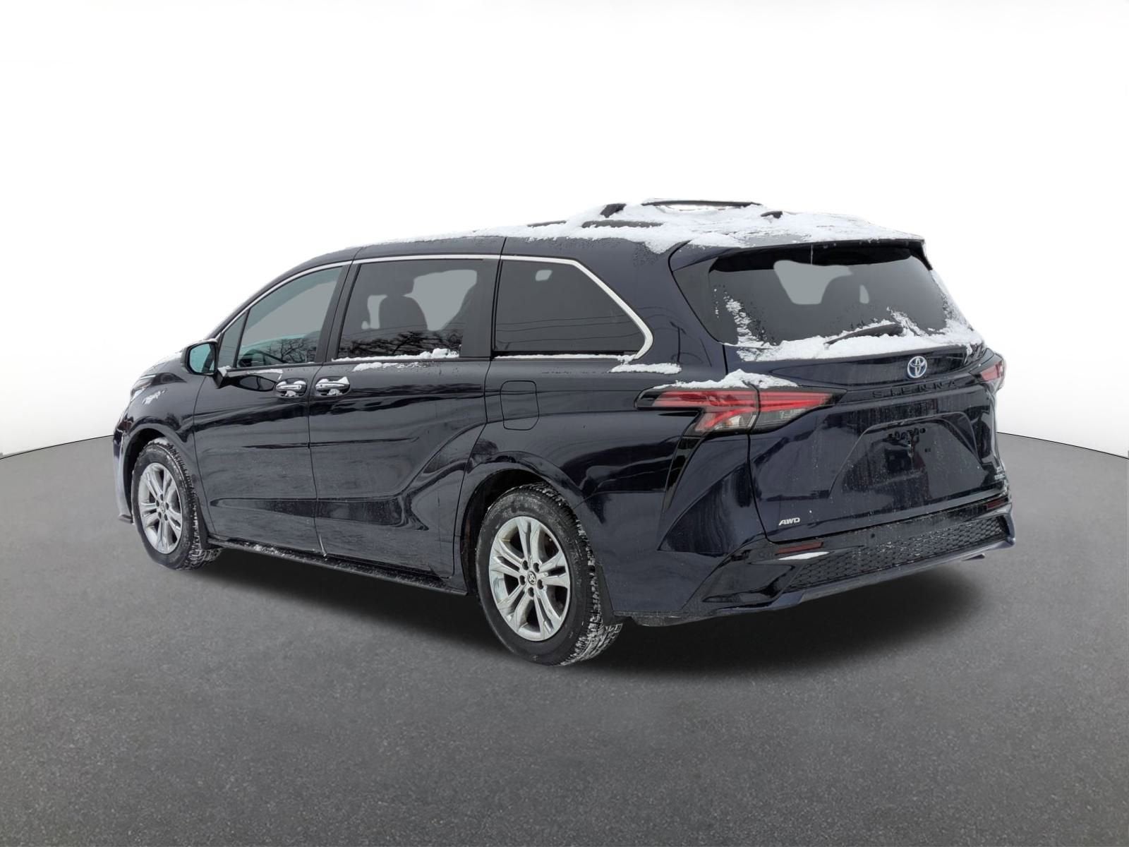 2023 Toyota Sienna Base