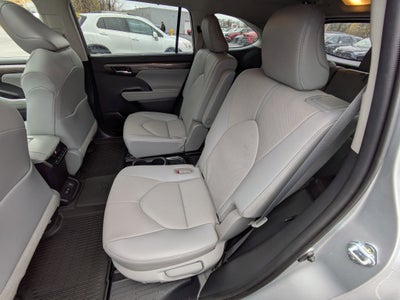 2021 Toyota Highlander Base