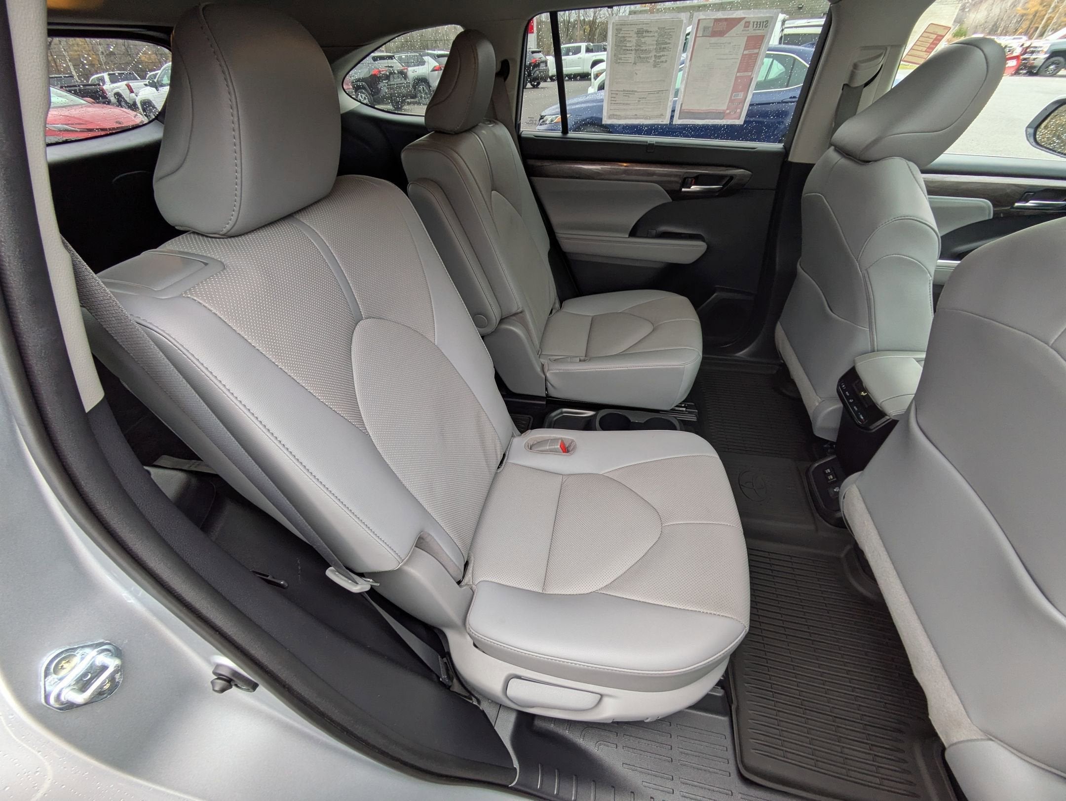 2021 Toyota Highlander Base
