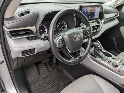 2021 Toyota Highlander Base