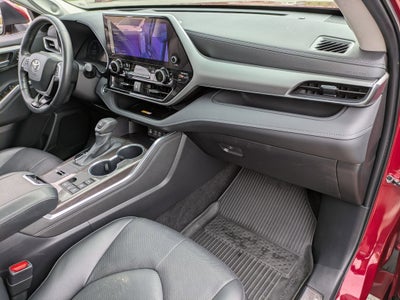 2023 Toyota Highlander Hybrid Platinum