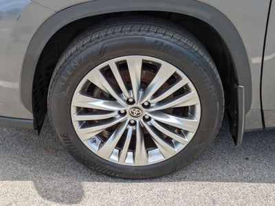 2024 Toyota Highlander Hybrid Platinum