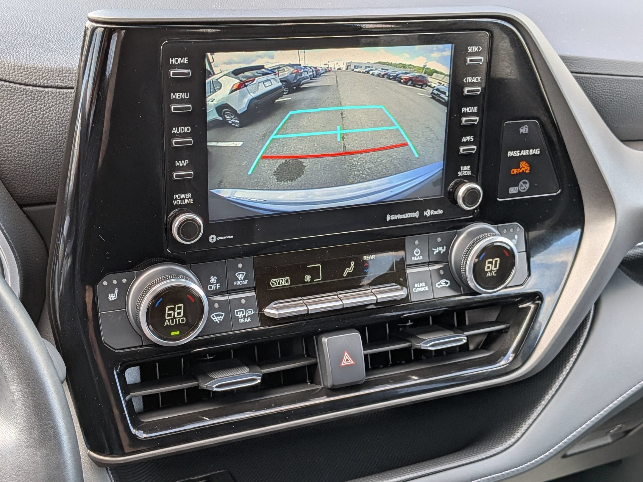 2022 Toyota Highlander Base