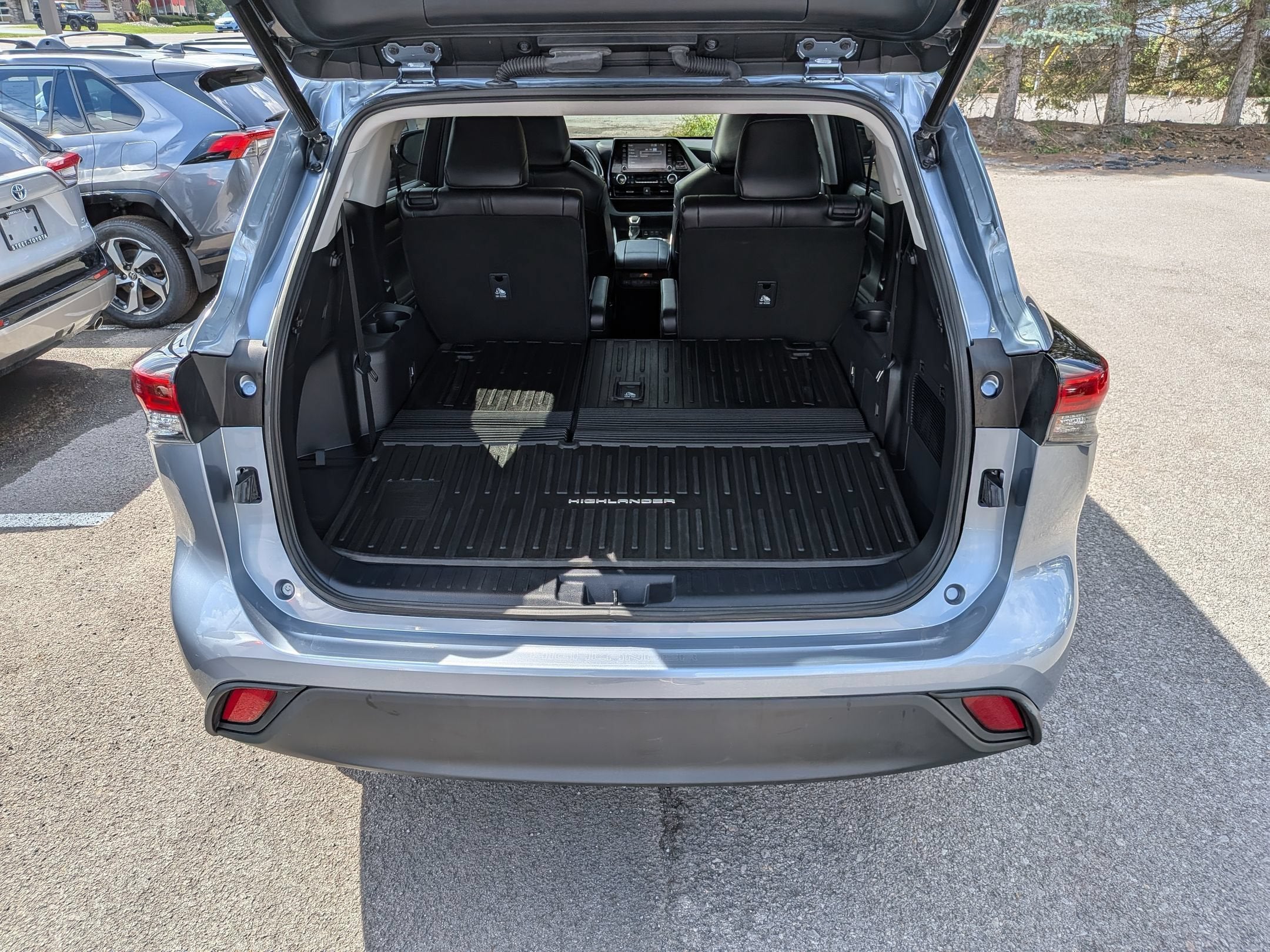 2022 Toyota Highlander Base