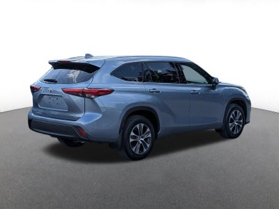 2022 Toyota Highlander Base