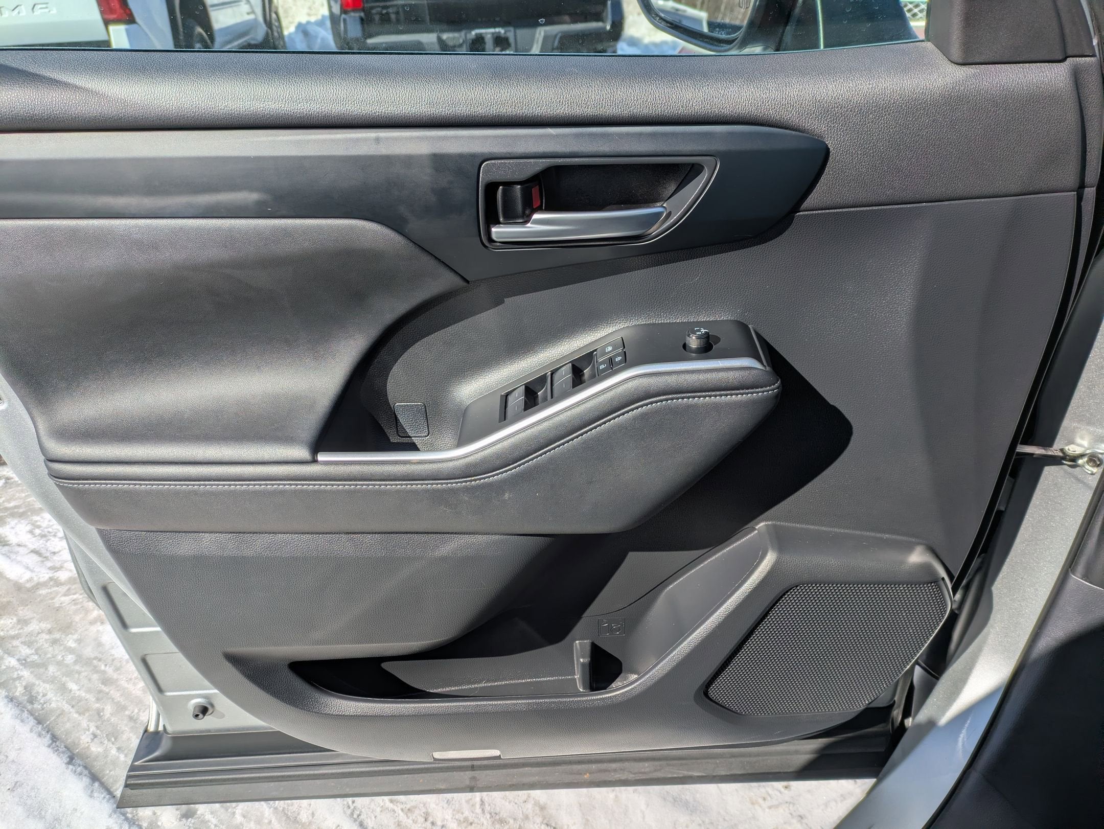 2023 Toyota Highlander Base