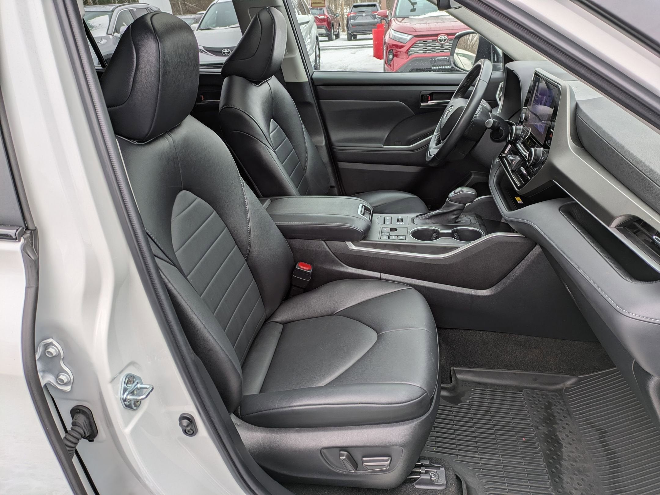 2023 Toyota Highlander Base