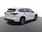 2023 Toyota Highlander Base