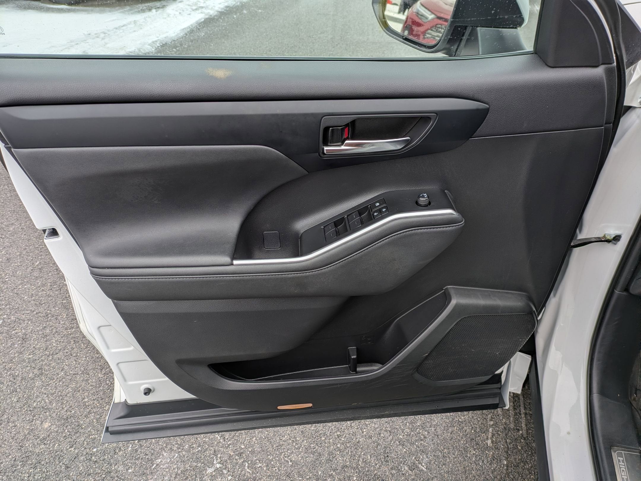 2023 Toyota Highlander Base