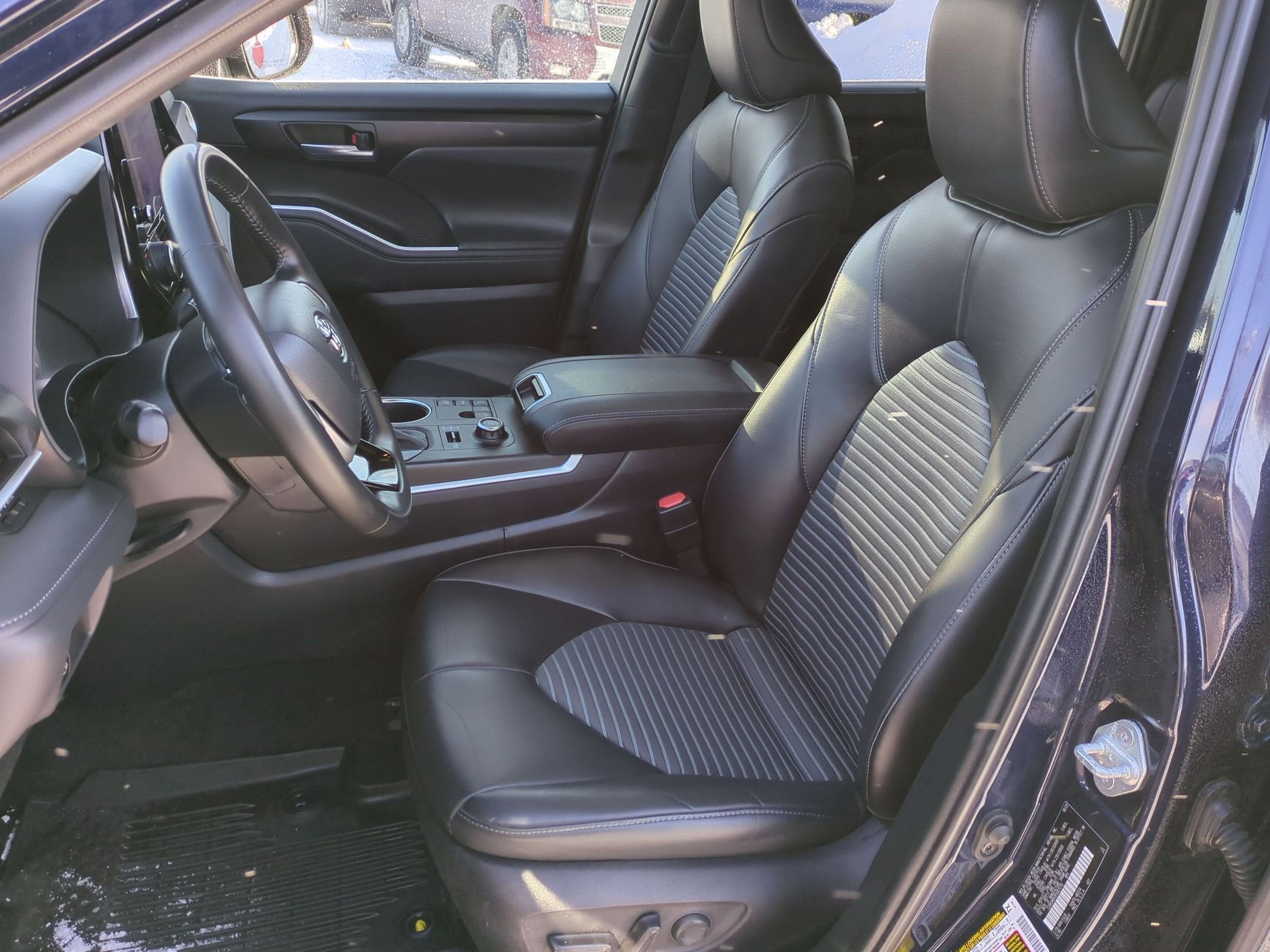 2023 Toyota Highlander Base