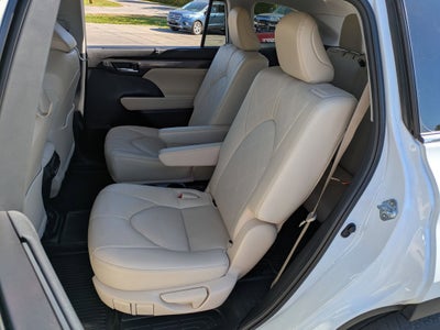 2023 Toyota Highlander Base