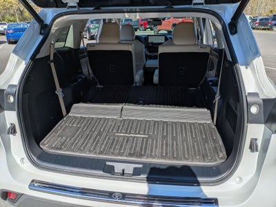 2023 Toyota Highlander Base