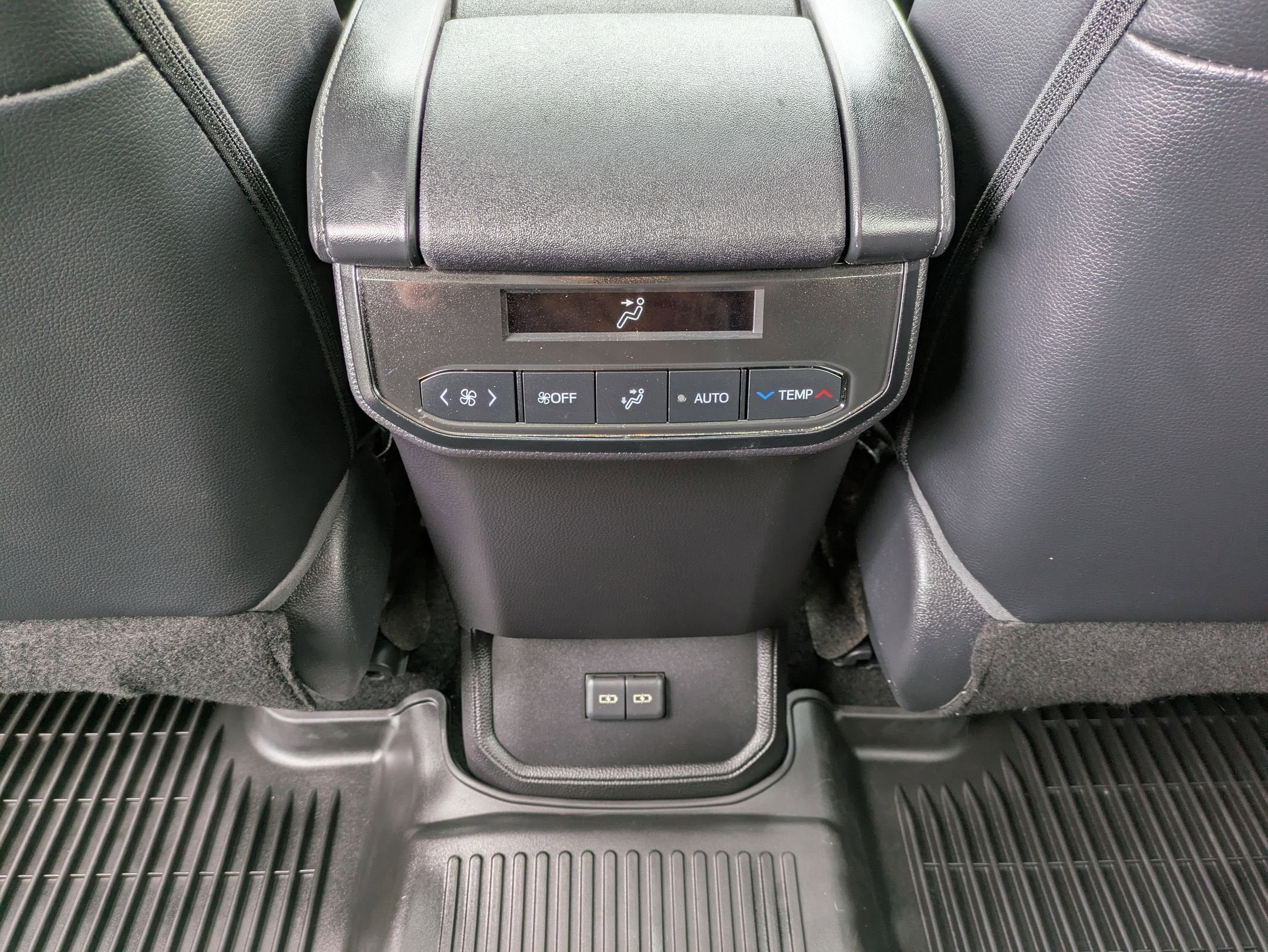 2023 Toyota Highlander Base