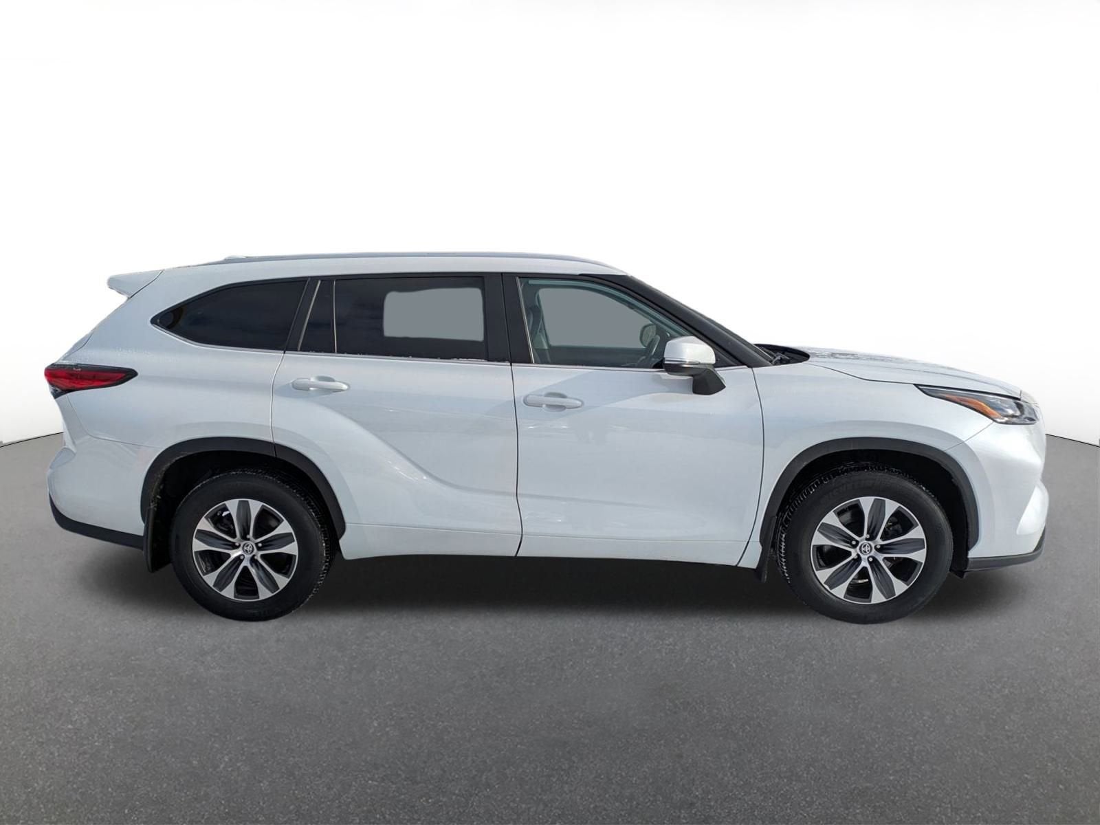 2023 Toyota Highlander Base