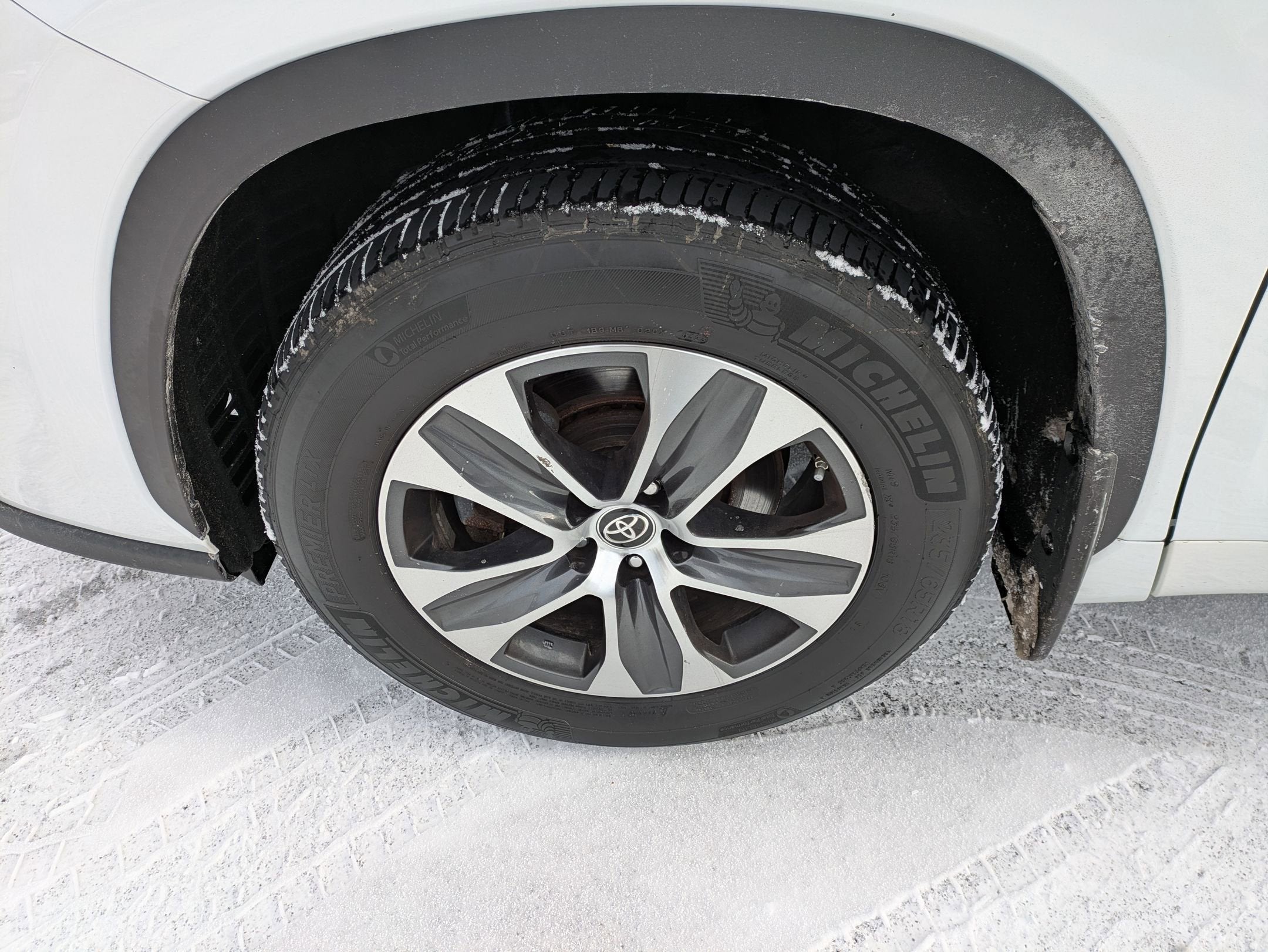 2023 Toyota Highlander Base