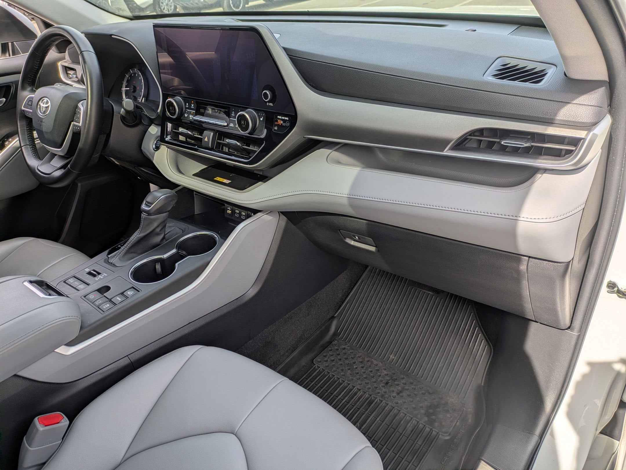 2023 Toyota Highlander Base