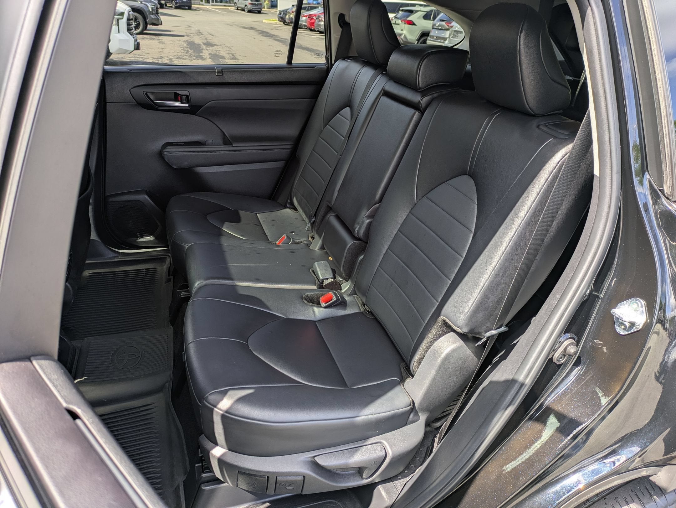 2024 Toyota Highlander Base