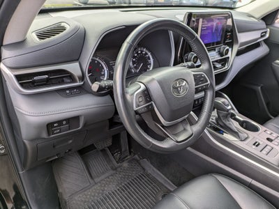 2024 Toyota Highlander Base