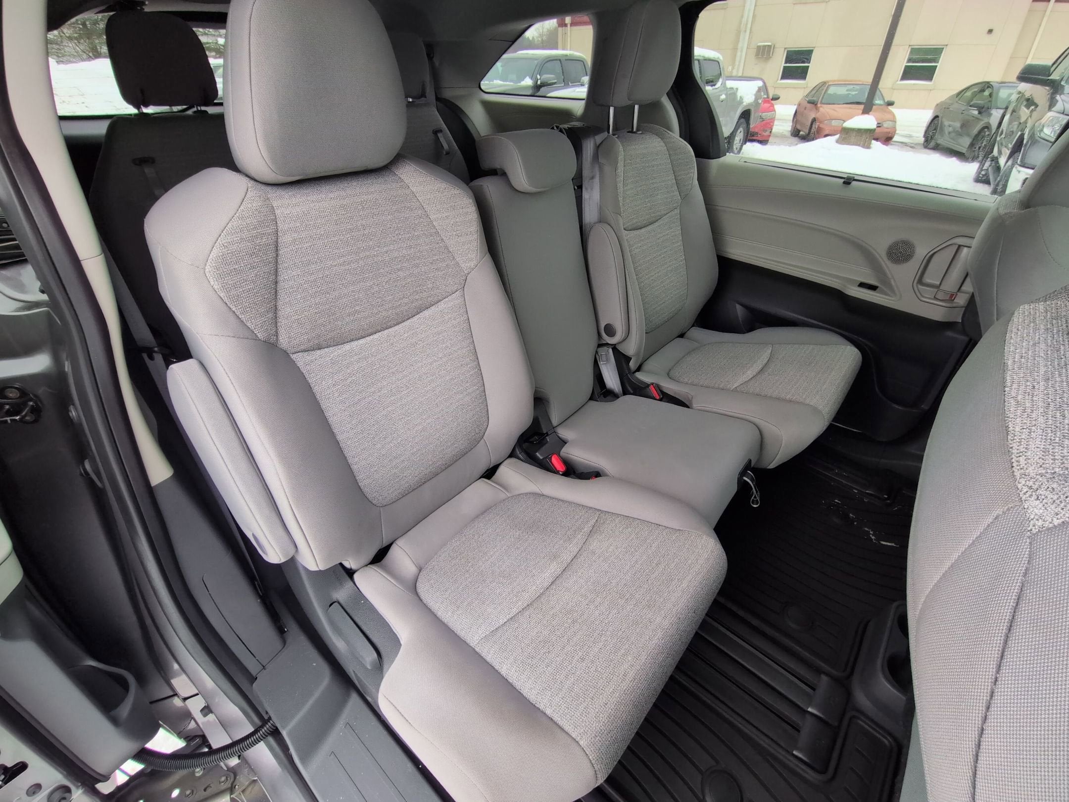 2023 Toyota Sienna LE